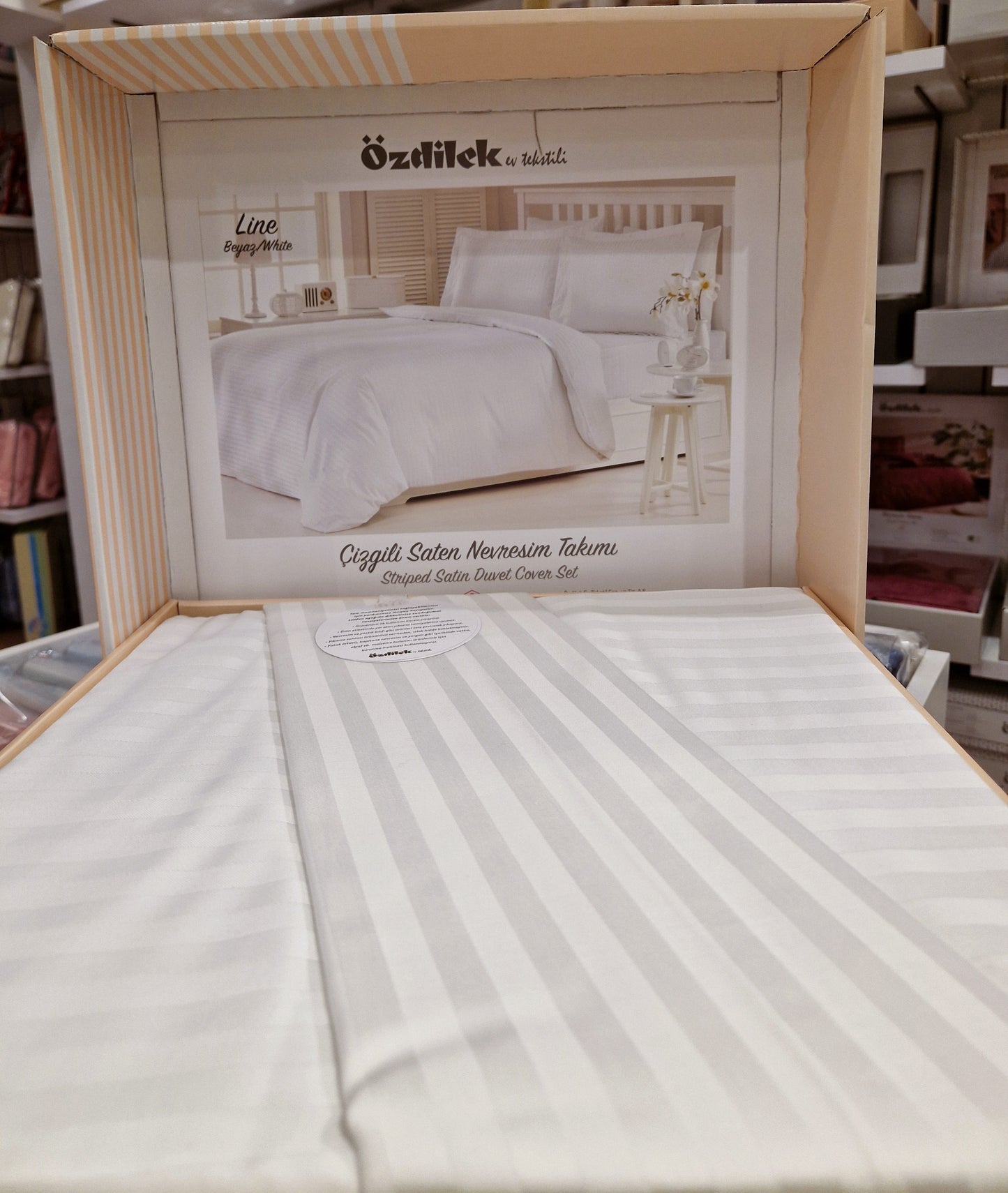 Set Lenjerie de pat Ozdilek - LINE - Alb - 2 Persoane