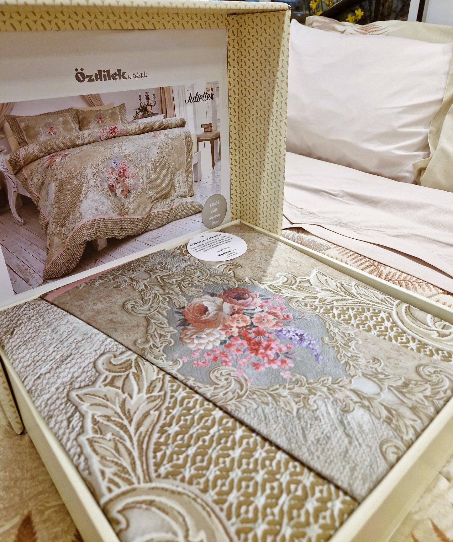Set Lenjerie de pat Ozdilek - JULIETTE - Floral - 2 persoane