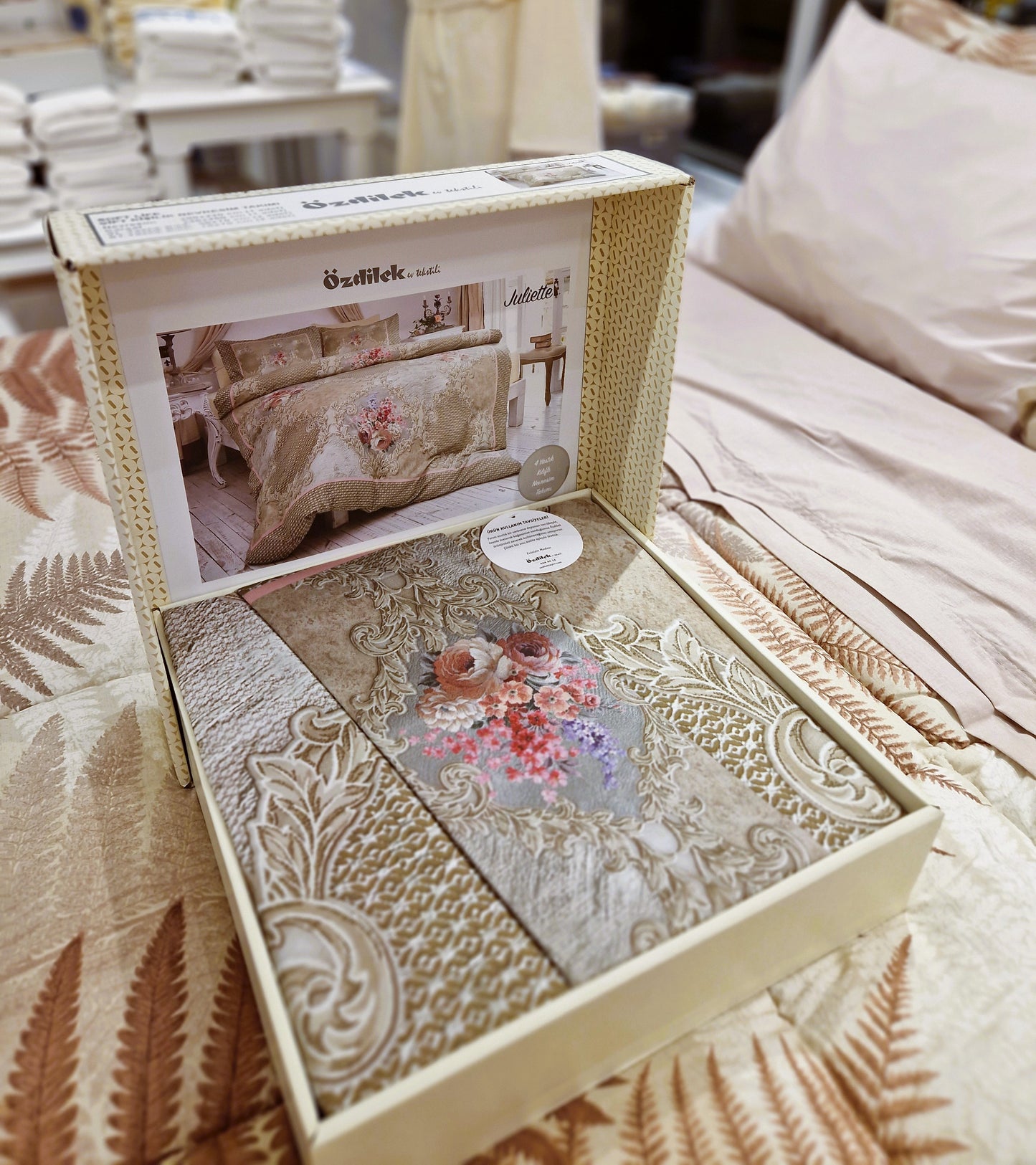 Set Lenjerie de pat Ozdilek - JULIETTE - Floral - 2 persoane