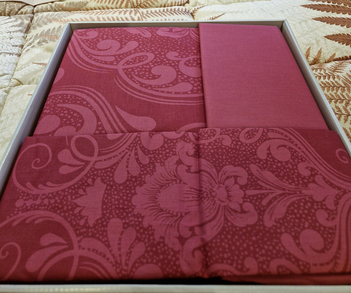 Set Lenjerie de pat Ozdilek – ANTICO - Visiniu