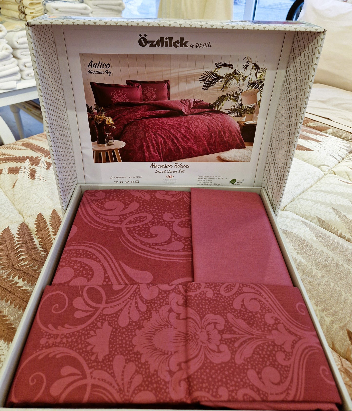 Set Lenjerie de pat Ozdilek – ANTICO - Visiniu